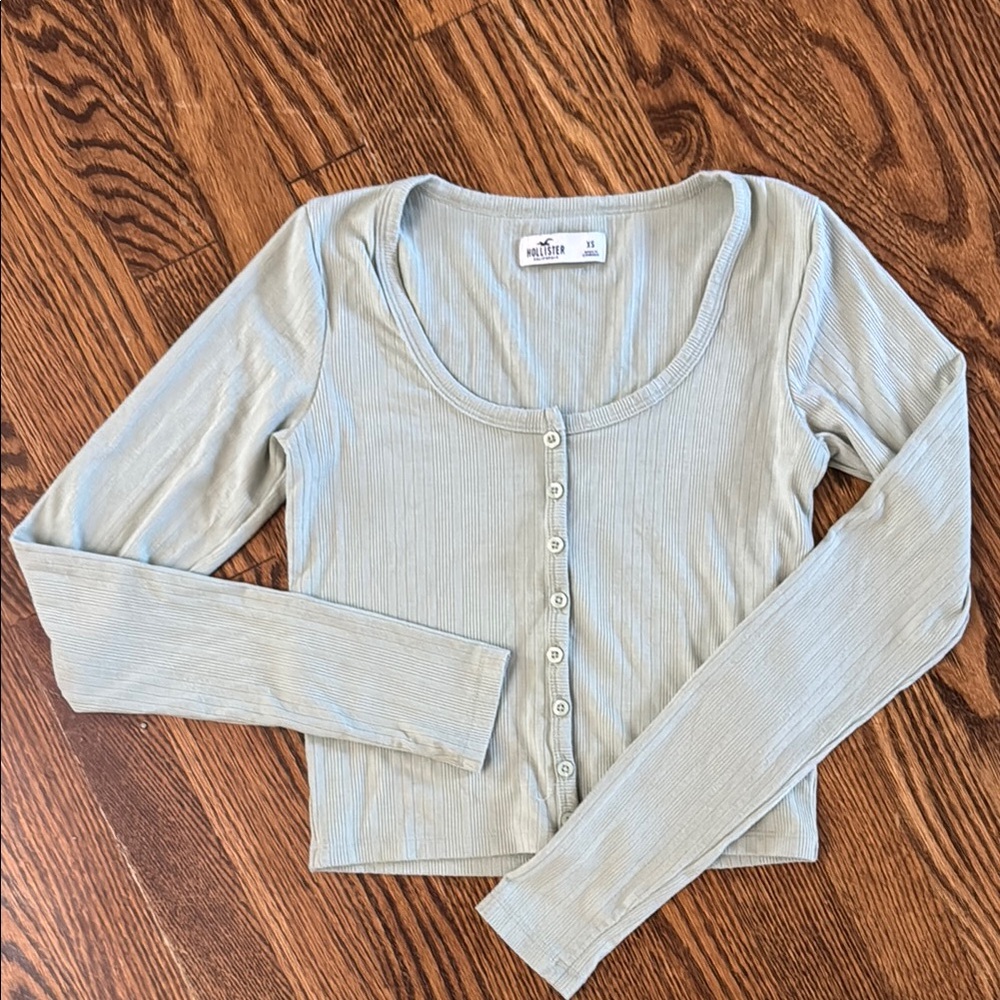Hollister light Green Fitted Long Sleeve lightweight top